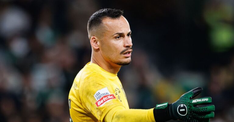 Lanterna da Série B contrata ex-goleiro do Coritiba que estava na Europa