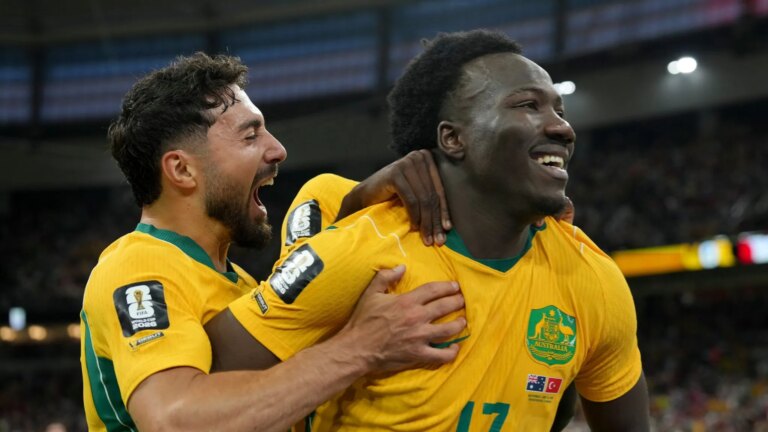 Austr&aacute;lia 2 x 0 Turquia: Muralha amarela e efetividade criam primeira grande zebra da Copa