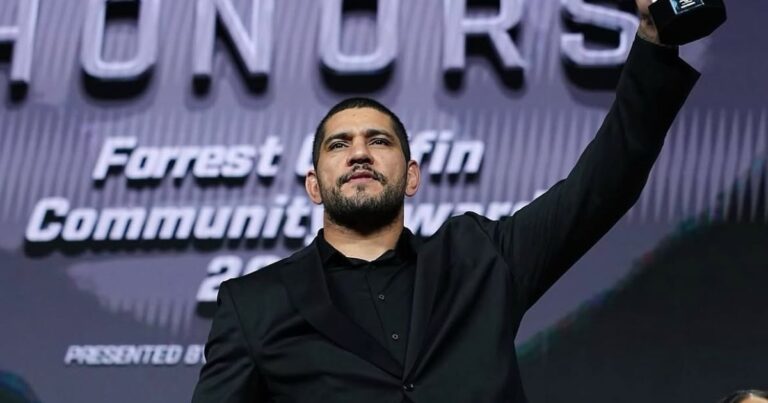 Poatan recebe premiação histórica do UFC por trabalho no Brasil