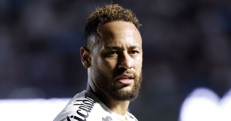 Athletico não terá Neymar como rival na Vila Belmiro pelo Brasileirão