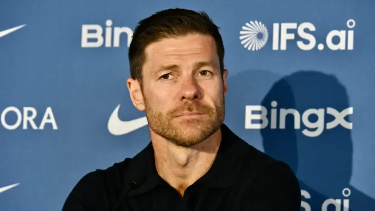 Chelsea lidera corrida por &iacute;dolo de rival e confirma nova pol&iacute;tica de mercado com Xabi Alonso