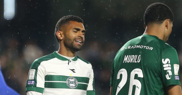 Coritiba não segura o Palmeiras e tem retorno amargo ao Brasileirão