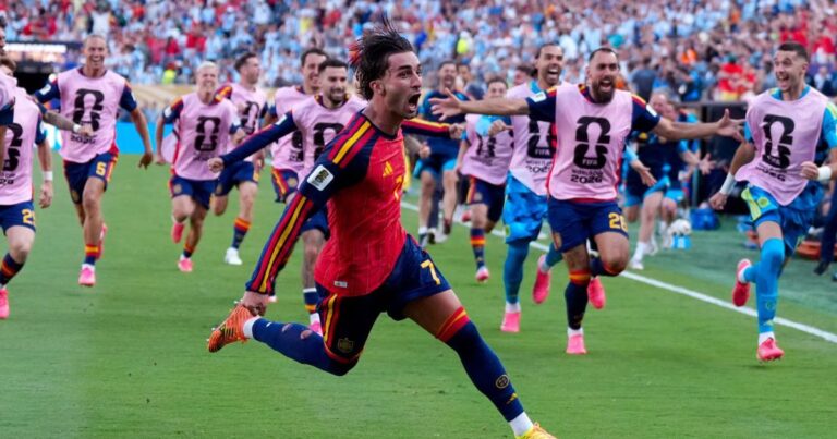 Espanha vence a Argentina com gol na prorrogação e é campeã da Copa do Mundo