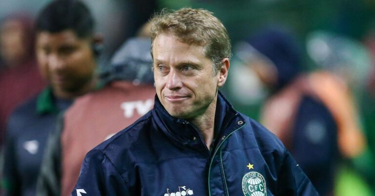Seabra abre o jogo sobre Vasco e faz desabafo no Coritiba