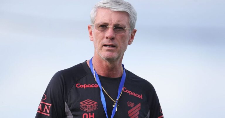 Técnico do Athletico justifica reforços na intertemporada