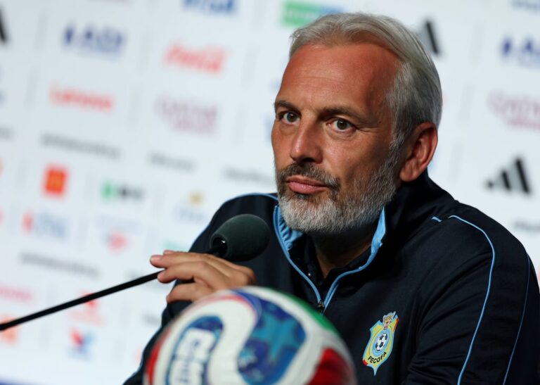 Treinador da RD Congo soube da morte do pai na coletiva ap&oacute;s a derrota para a Inglaterra?
