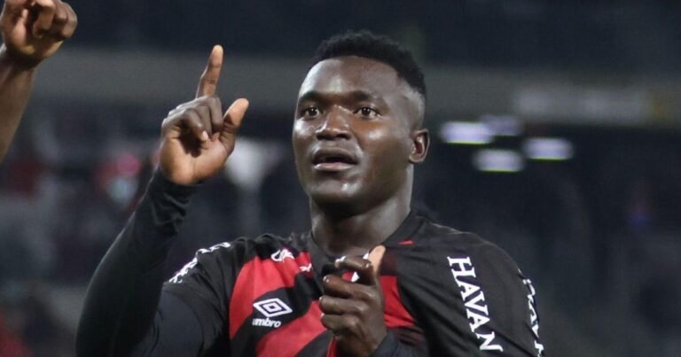 Viveros mira disputa pela artilharia do Brasileirão com Pedro, do Flamengo
