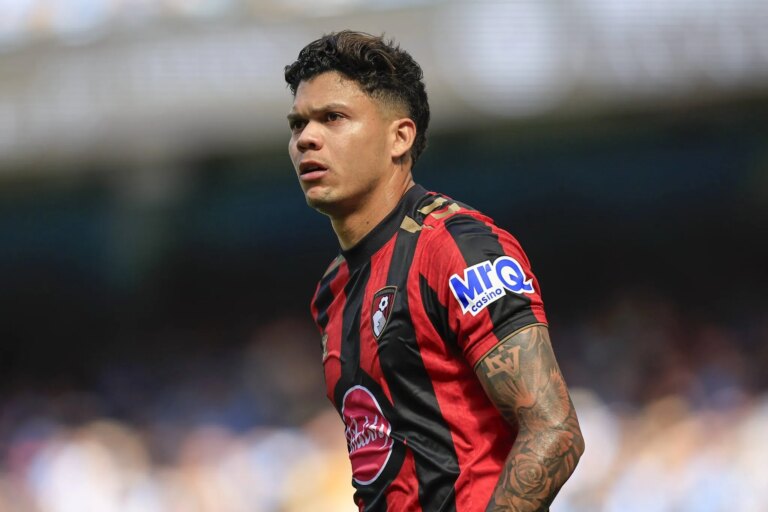 Evanilson &eacute; gar&ccedil;om, Rayan vai bem e ex-Chelsea brilha, mas Bournemouth trope&ccedil;a no Everton