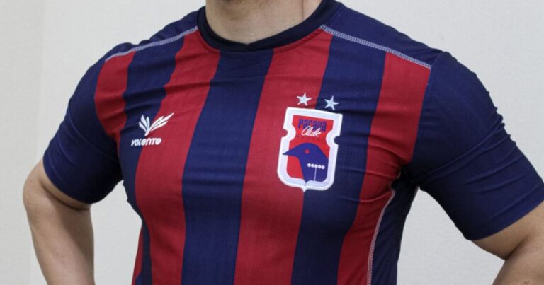 Paraná Clube lança terceira camisa com tons de azul e vermelho mais escuros