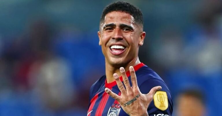 Ex-Athletico, artilheiro se naturaliza para defender a seleção da Malásia