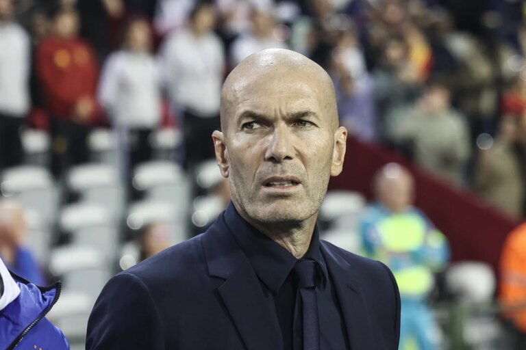 Zidane faz testes, mas França mostra que ainda depende de talento individual e 'correria'