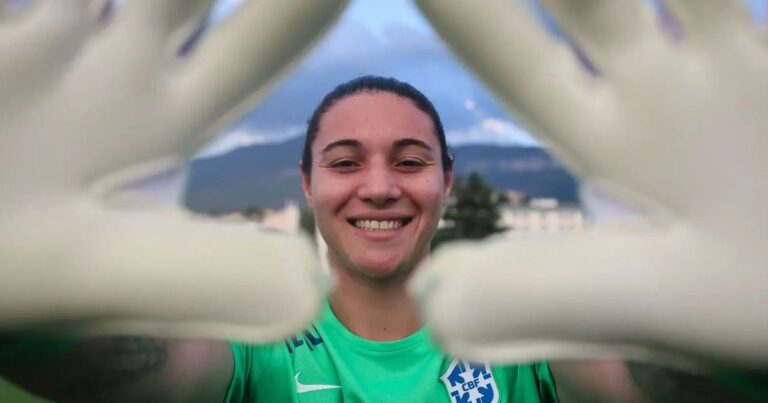 Preparador do Coritiba ‘descobriu’ goleira que disputa prêmio de melhor do mundo