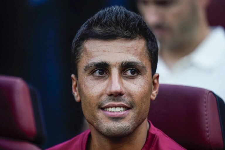 &lsquo;Come&ccedil;am os sacr&iacute;ficios no Barcelona&rsquo;: Quem vai deixar o meio campo para dar lugar a Rodri?