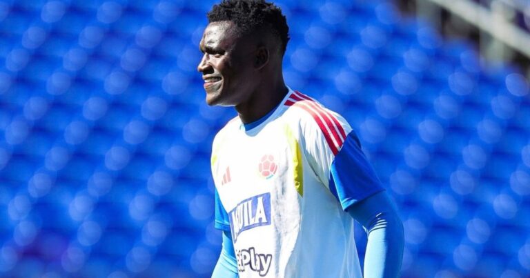 Atacante do Athletico, Viveros estreia pela seleção da Colômbia