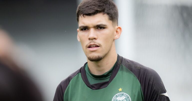 Coritiba encara Atlético-MG embalado, mas defende marca na Arena MRV