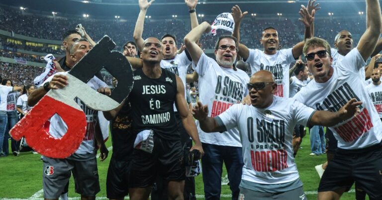 Sem jogar há mais de três meses, ex-Coritiba celebra acesso à Série B