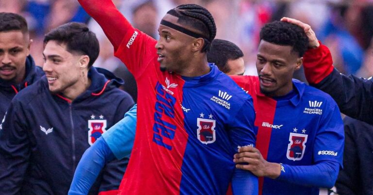 Ex-promessa do Athletico despista futuro e mira recorde no Paraná Clube