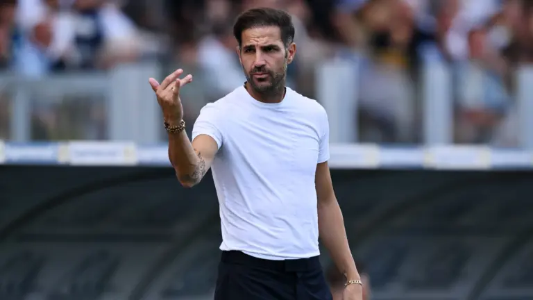 &lsquo;Ele jogou 90 minutos lesionado&rsquo;: F&agrave;bregas critica sele&ccedil;&atilde;o da It&aacute;lia por atrapalhar Como