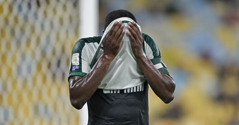 Savarino e Fluminense acabam com o Coritiba, que precisa reagir para não flertar com desastre no Brasileirão